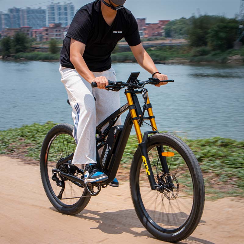 Which Features Help a ChamRider E-Bike Achieve Long Range Performance?